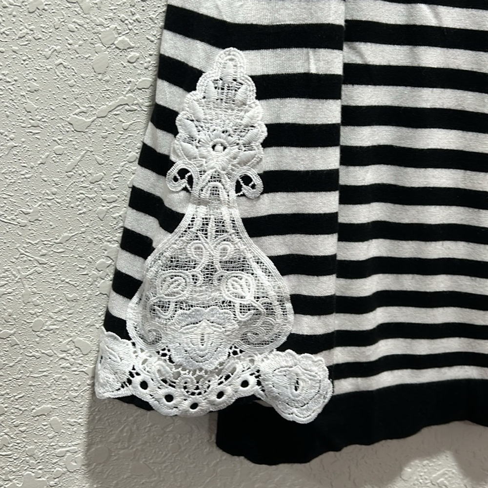 🌺roz & Ali women’s tops black and white size XL GUC - Picture 3 of 7